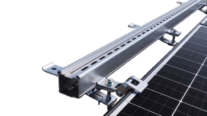 Metallrahmenbefestigungssystem zur Montage von Solarmodulen.