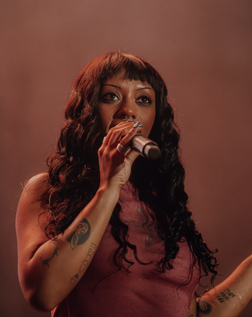 nia archives interview for magazine performing for lightening in a bottle 2026