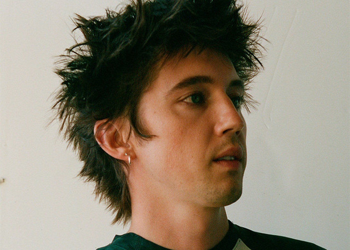 Troye Sivan photo (7:5) for She’s the Best