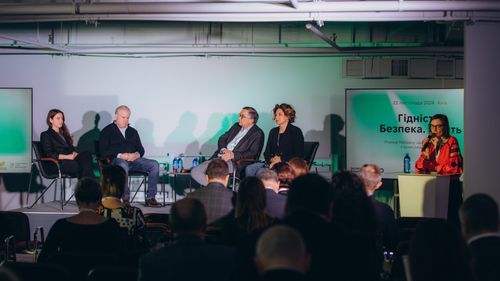 На перетині гідності, якості та безпеки: що обговорювали на першій конференції з осмислення досвіду Майданів