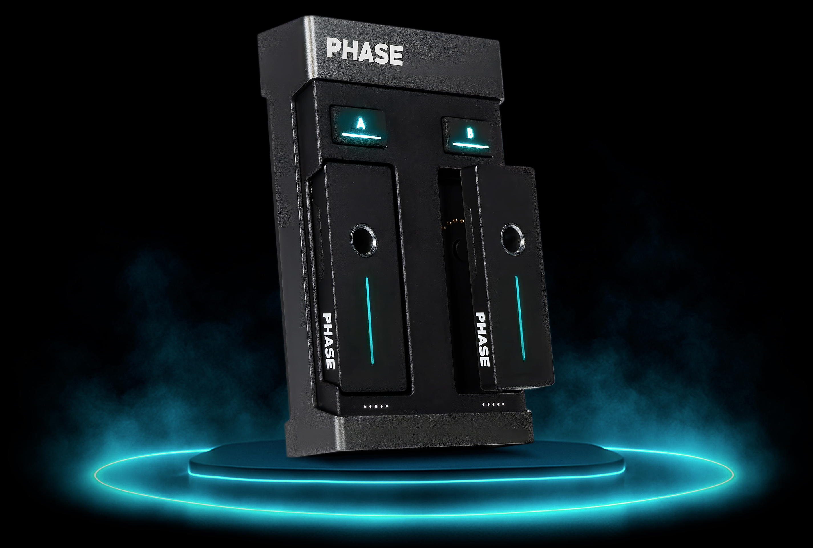 Phase DJ Controller Einheit mit 1 Receiver und 2 Remotes (Dreiviertelansicht)