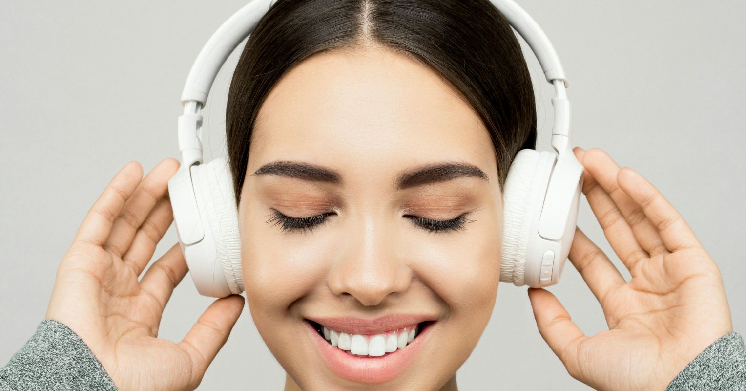 Los parpadeos de los ojos revelan el ritmo de la música