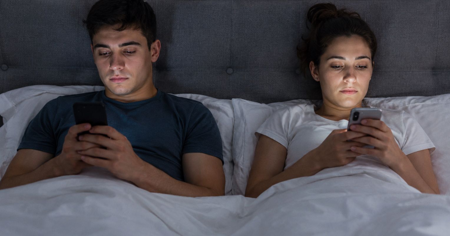 ¿Los teléfonos son la causa de la tasa de nacimiento en declive?