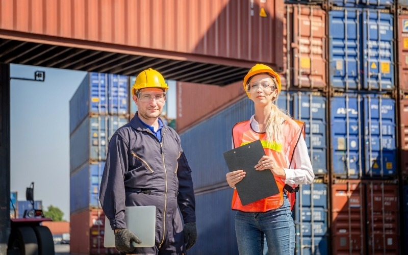 Feeder Vessel vs. Mother Vessel: Key Differences You Need to Know