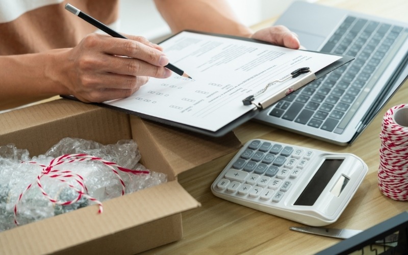 How Are Customs Charges in India Calculated?