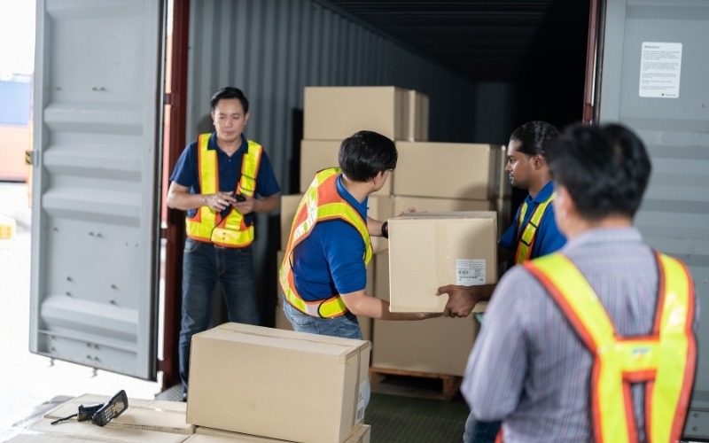 What Does FOB Incoterm Mean in Shipping?