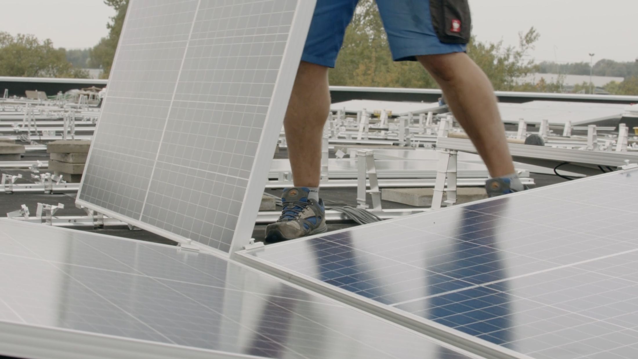 Montage von Solarmodulen