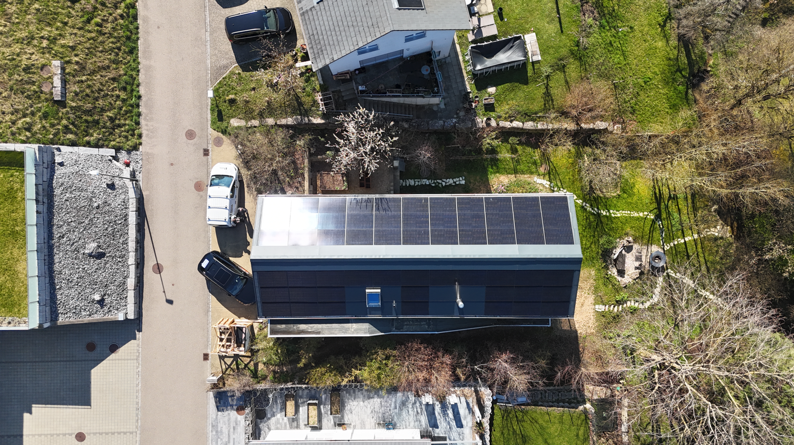 Foto Dachaufsicht PV-Anlage