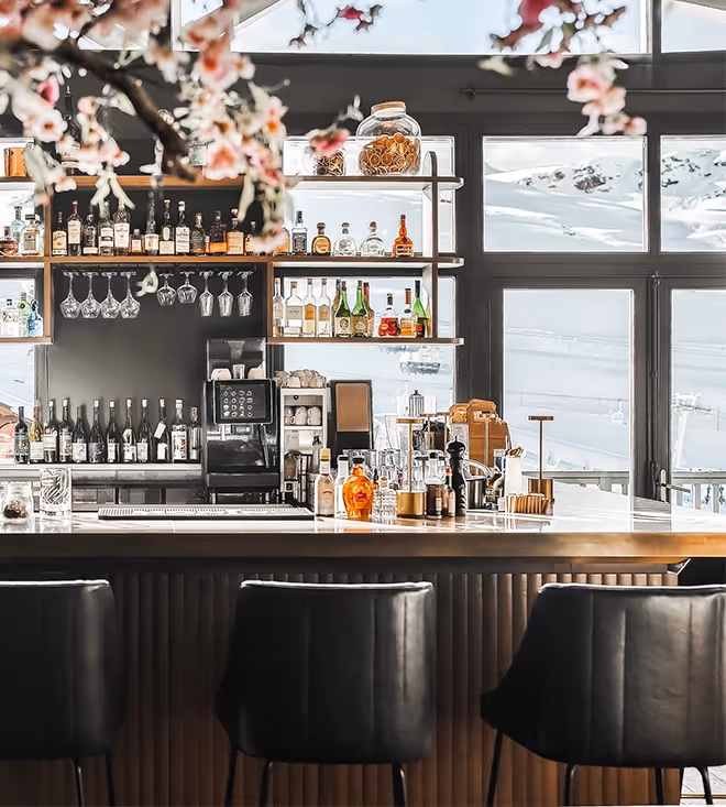 Bar avec vue sur les pistes de l'Hôtel Marielle à Val Thorens
