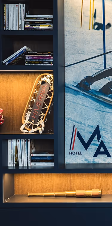 mur à l'entrée de l'hôtel Marielle