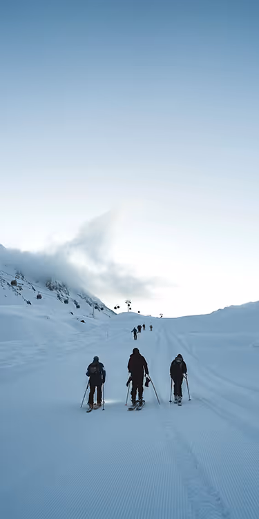 Sortie ski de randonnée, au matin à Val Thorens depuis l'Hôtel Marielle