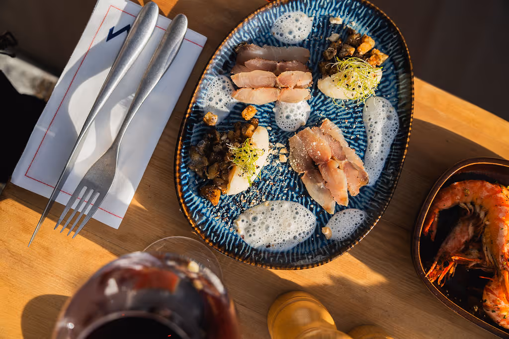 Un des plats du restaurant le M, une dorade en trois façons