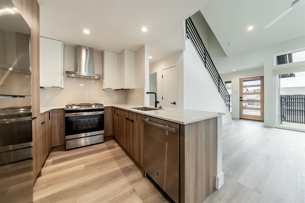 Rent with Clara - 1902 Albury Cv
