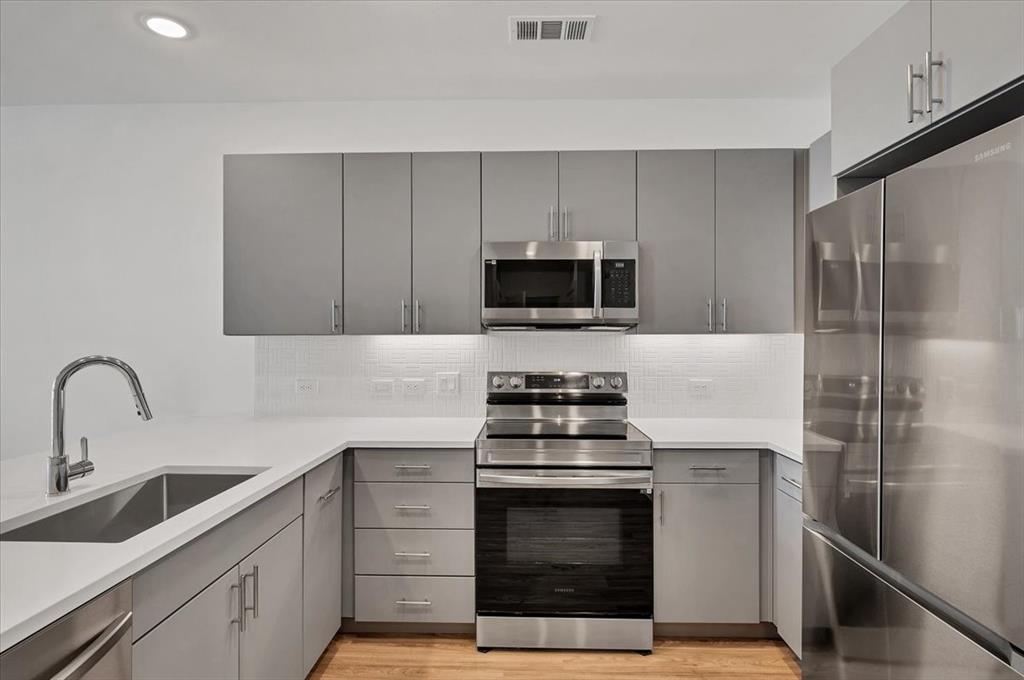 Rent with Clara - Springdale Rd