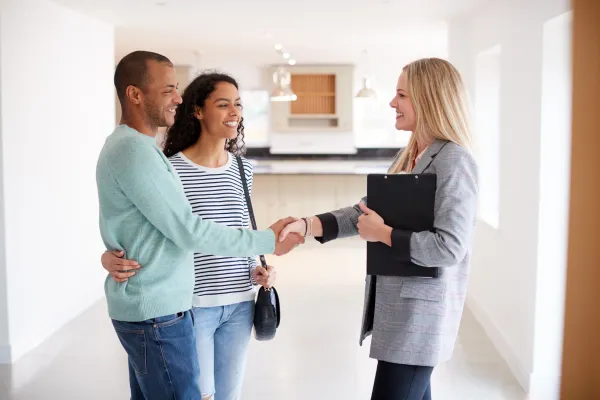 The Importance of Professional Communication in Tenant Screening