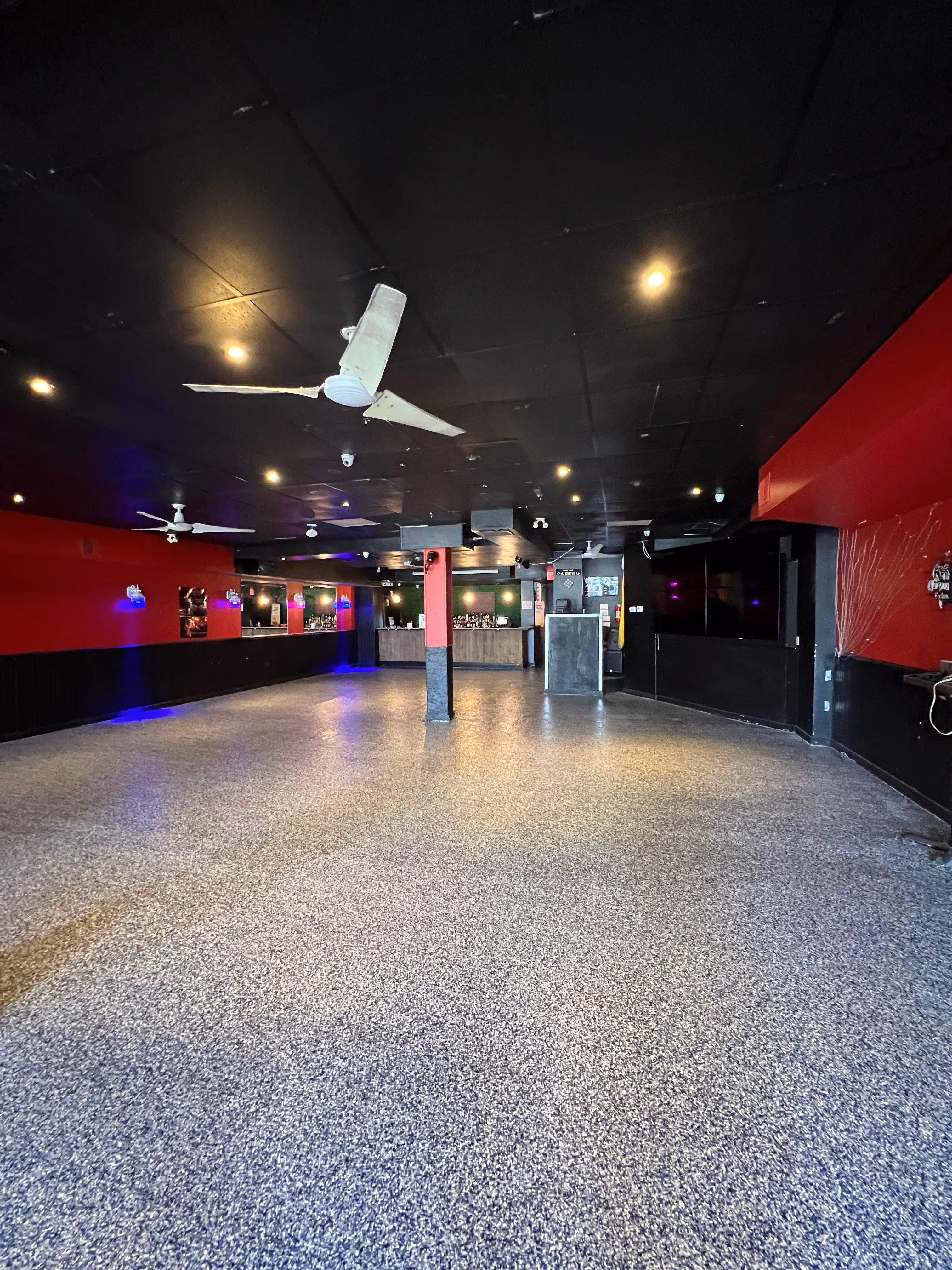 Commercial building in Tampa with a new epoxy floor coating