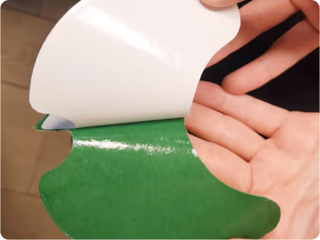 Image of customer peeling a Wellnee patch