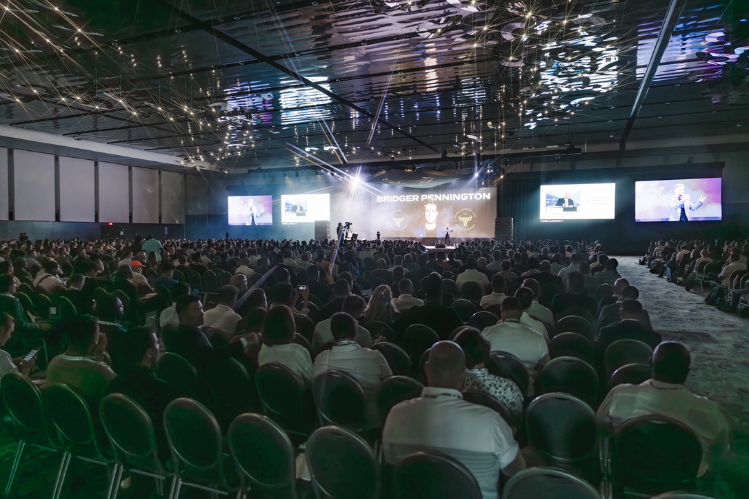 Second Fund Launch Live event in Miami with two thousand attendees
