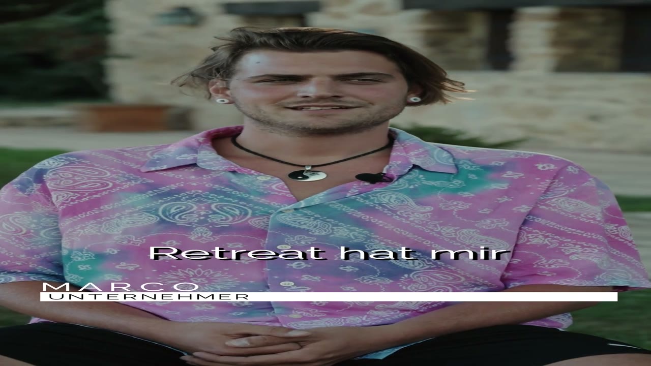 Marco, Unternehmer und Gast beim AHOM-Retreat, im Feedback-Video