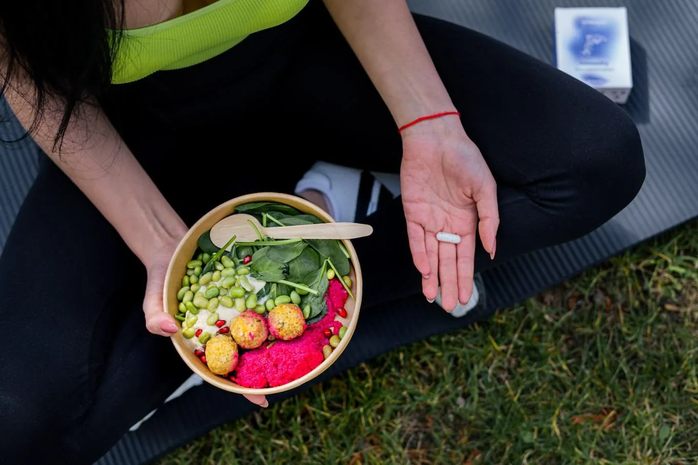VITAmyne: supplements, image concept, product & lifestyle photography
