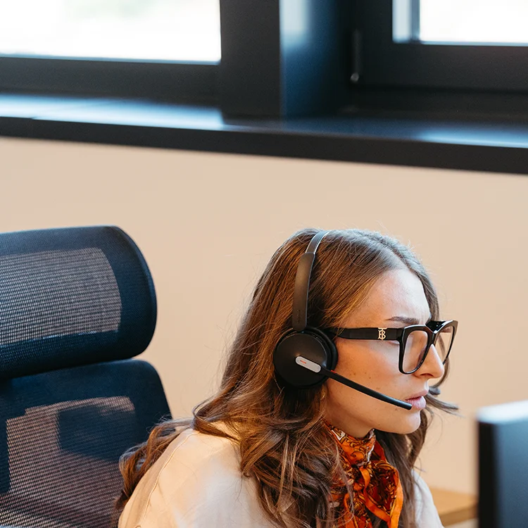 Conseillère au téléphone