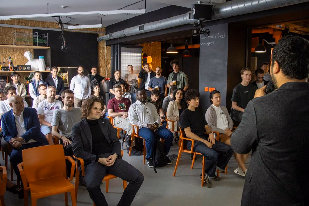 Full room of attendees listening at Built to Scale, Prusa Lab