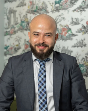 Rencontre avec Yassine, Directeur d’hébergement du Kube Hôtel Paris