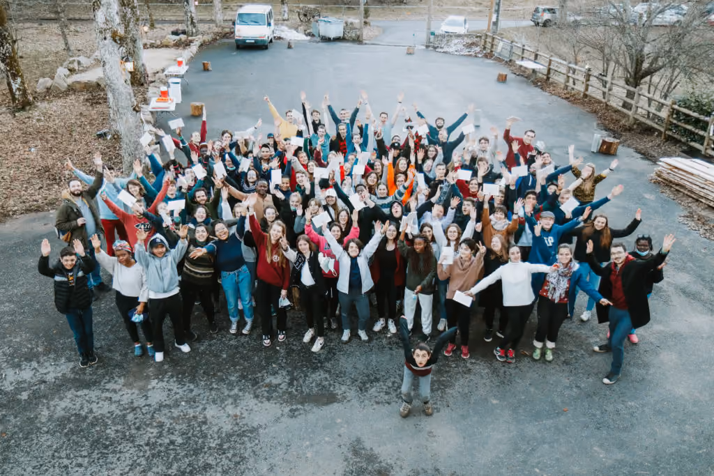 Une belle photo de groupe ! Ça en fait du beau monde !