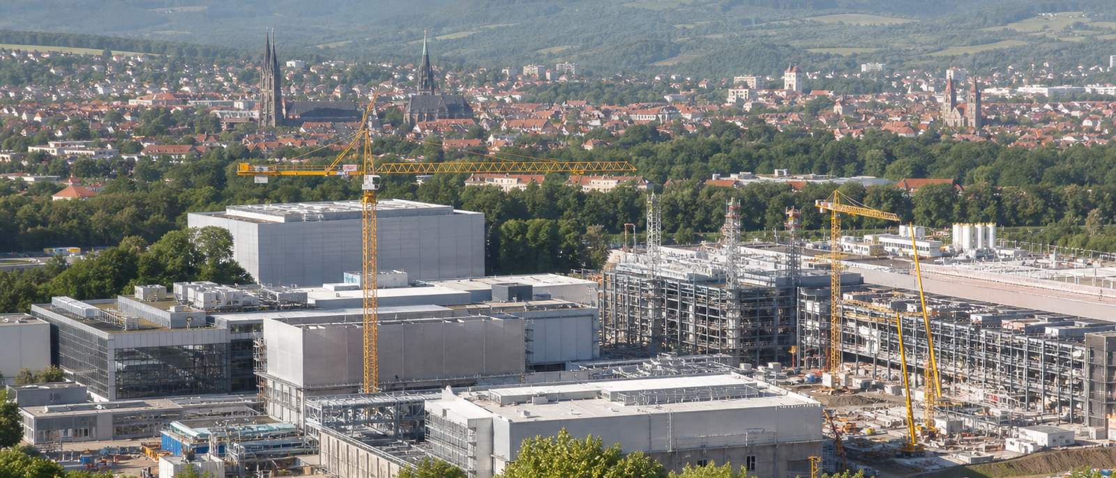 Erfurt, Thuringia. X-FAB's Fab4Micro cleanroom is being built by PORR from July 2026 to July 2028, backed by EUR 127.4 million in funding.