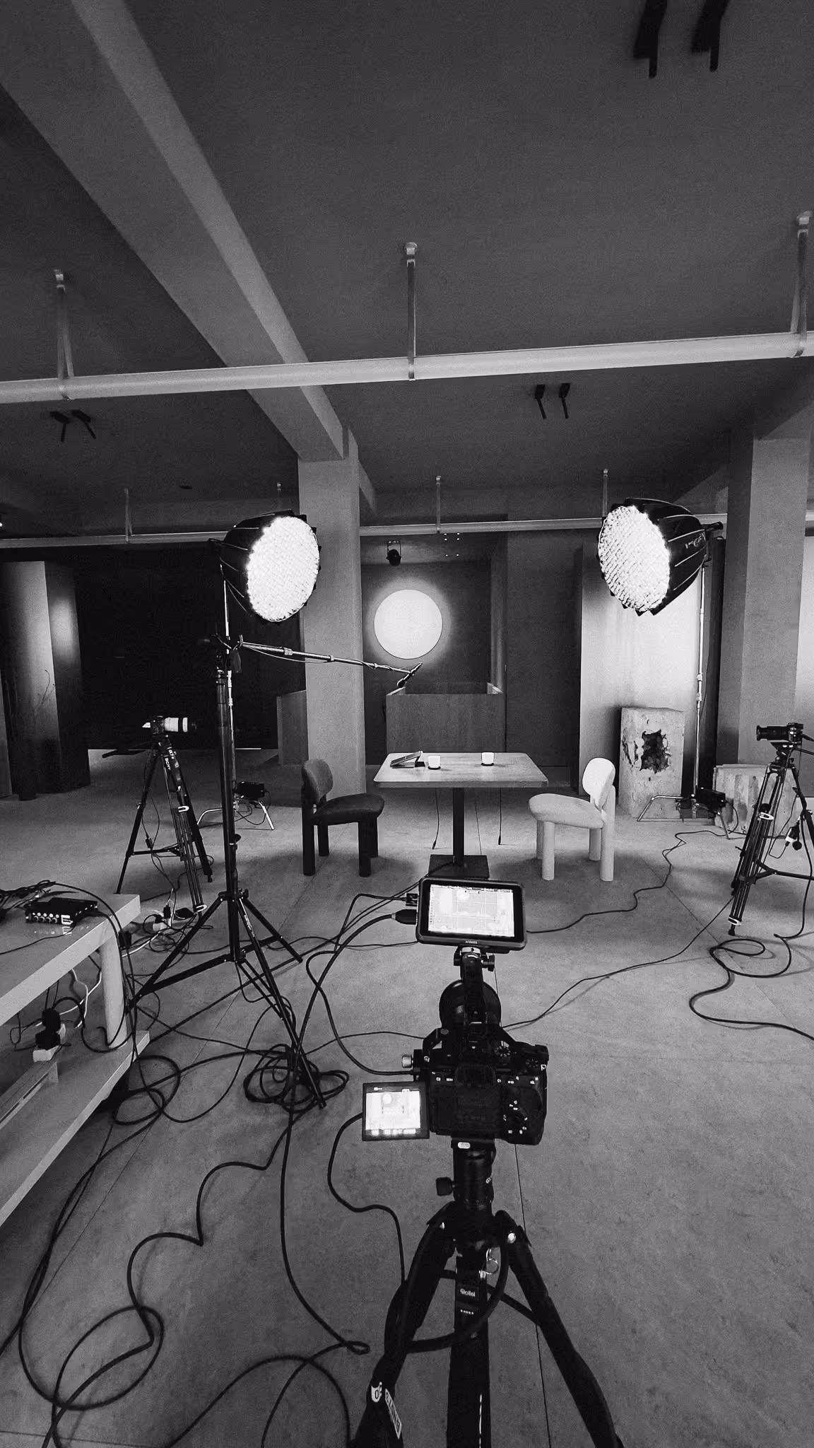 Weitwinkel Studioverkabelung – Aufnahmeset Corporate Podcast Holzrausch München