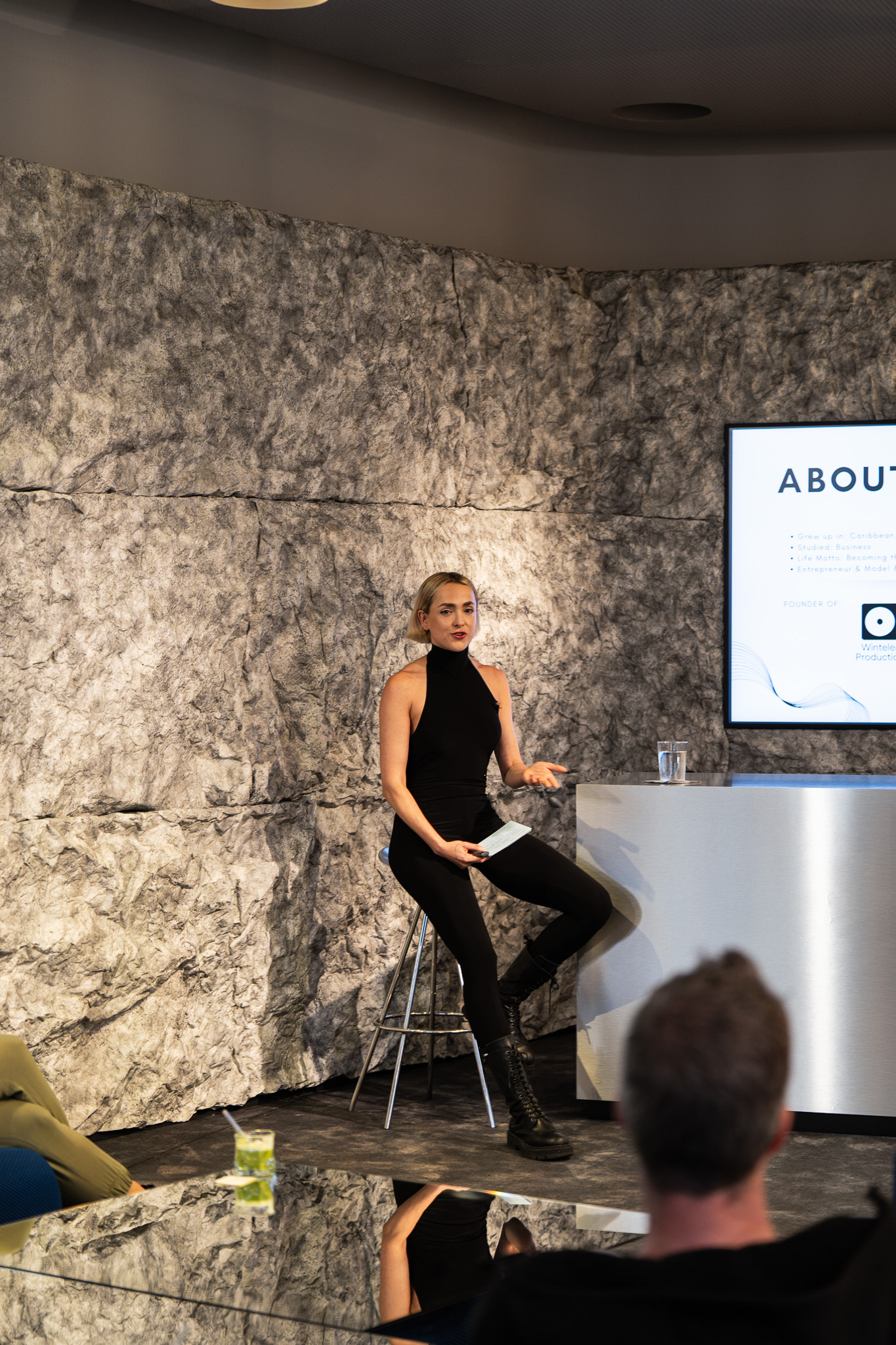 Marketing Innovations @Mercedes Benz by FADETOBLACK, event photography, image 16: Interior views of the Mercedes-Benz Studio Odeonsplatz venue in Munich during a marketing event: a blue