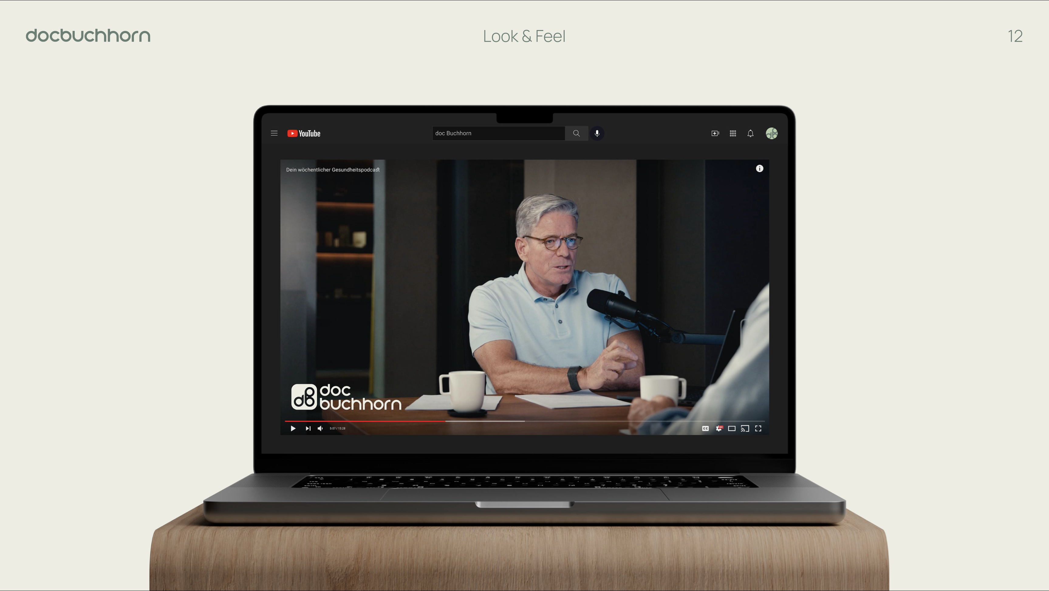 Podcast Branding Mockup auf Laptop, Kreative Contentagentur München