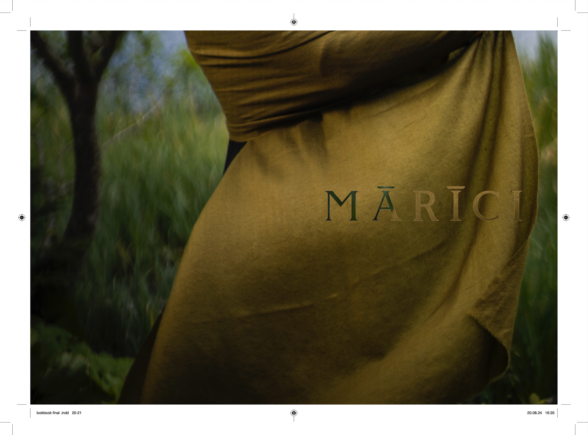 Drapiertes Tuch enthüllt Silhouette, Marici Lookbook Editorial Bayern