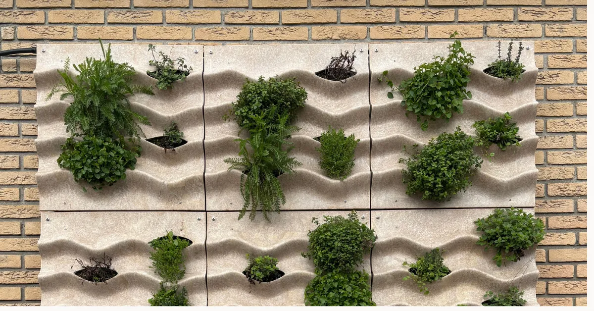 From promise to proof: bio-composite façades withstand the winter