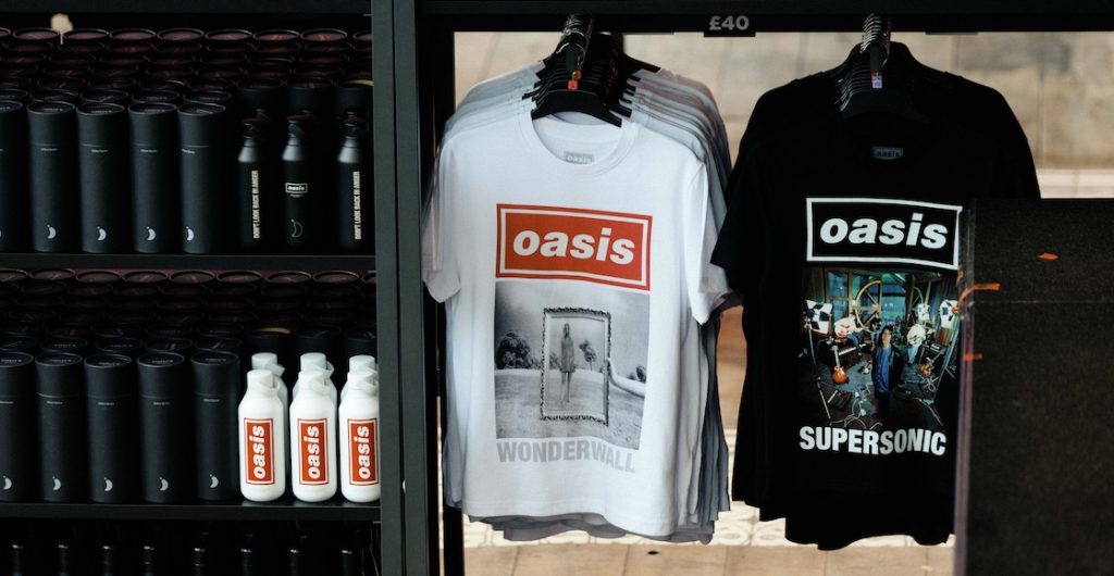 Abre Oasis Fan Store México: Cómo llegar, precios de merch y toda la información para visitarla