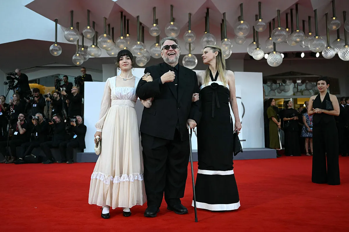 Frankenstein: Guillermo del Toro lleva al éxtasis su amor por el monstruo (****) | Cine