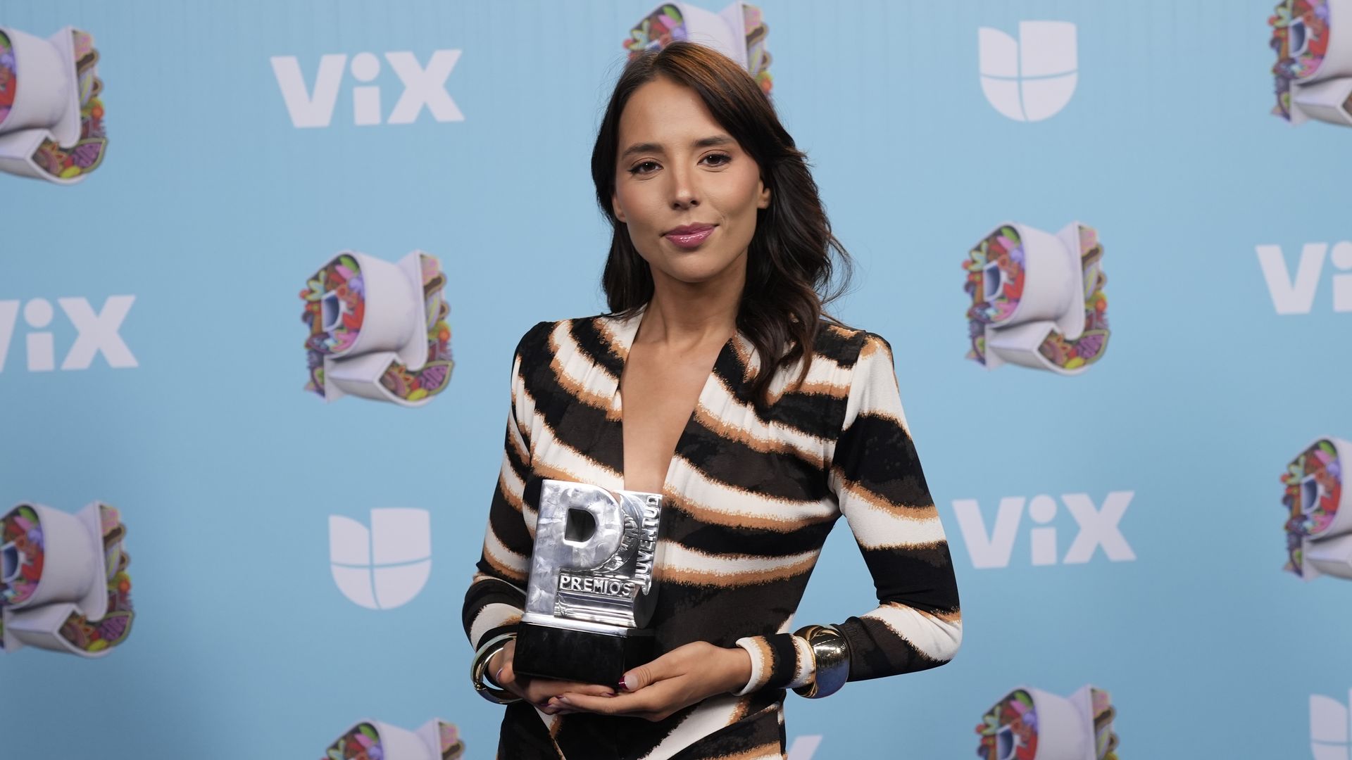 Majo Aguilar triunfa en Premios Juventud y así la apoyó la dinastía Aguilar | ¡HOLA!