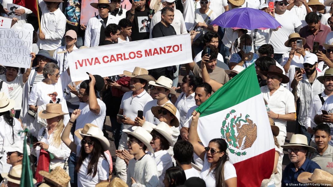 Carlos Manzo también fue recordado en una protesta en Guadalajara (15.11.2025)