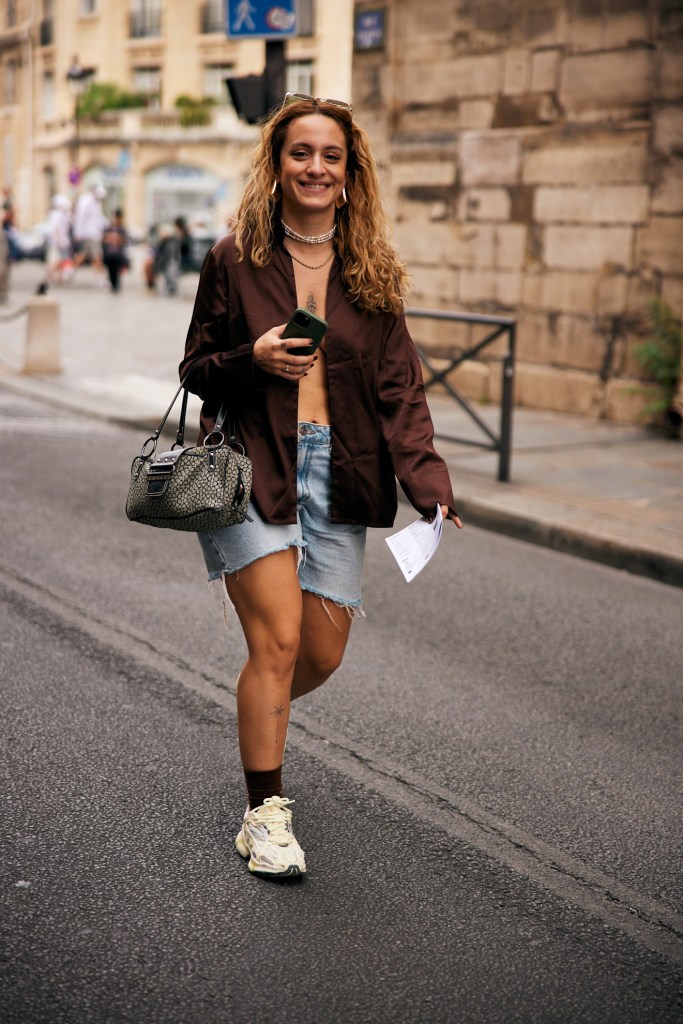 Así se llevan las zapatillas esta primavera-verano 2026: 7 ideas fáciles y con estilo que arrasan en el street style