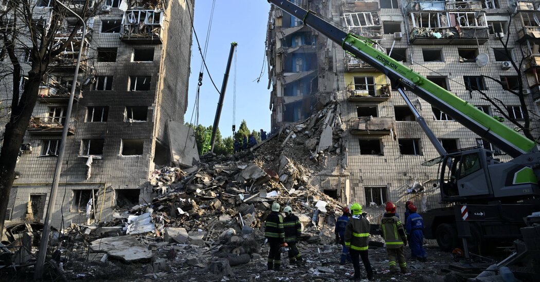 Rusia ataca a Kiev con drones y misiles y al menos 14 personas mueren - The  New York Times