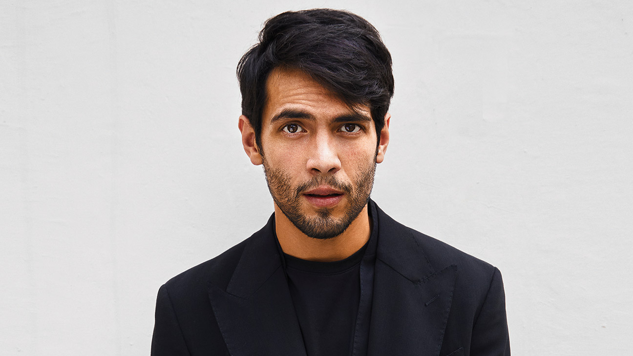 Diego Calva, el mexicano que la rompe con Mario Casas en 'Bird Box Barcelona', de Netflix - La Razón de México