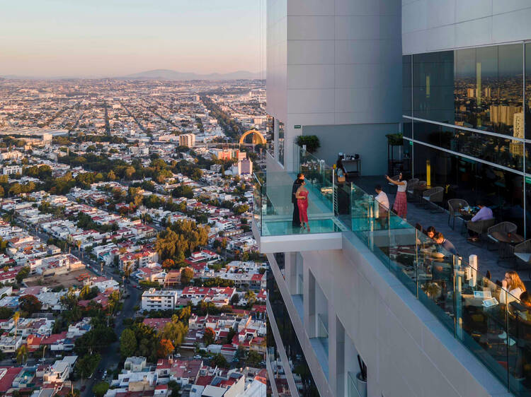 RIU Plaza Guadalajara estrena Rooftop 360° en piso 41 ¿vamos?