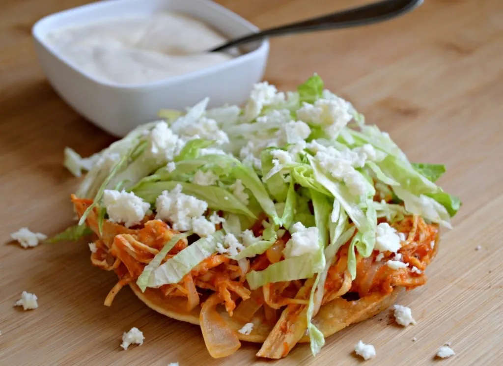 Tostadas de Tinga - Receta Autentica de Mexico Para Toda La Familia