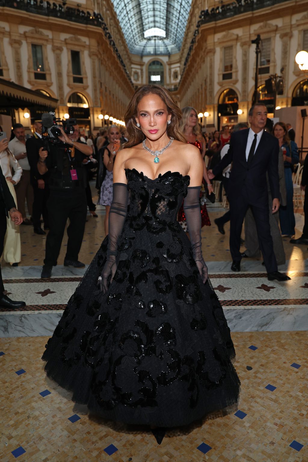 De Jennifer Lopez a Joe Locke TODAS las celebridades en Vogue World 2026 EN VIVO
