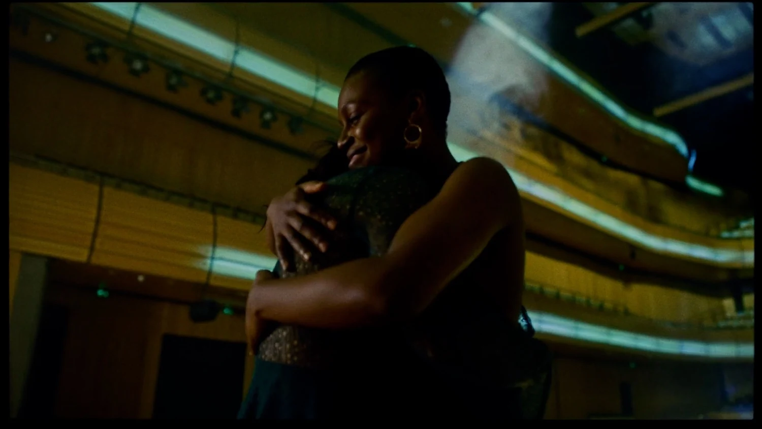ANGEL WINGS - still 5