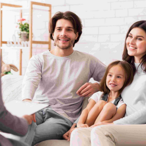 Family counseling session with Therapist Southlake Tx providing support
