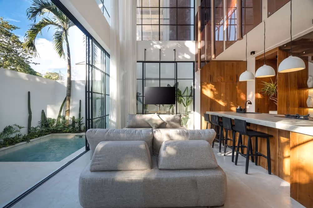 Open-plan living room in one of the best villas in Uluwatu