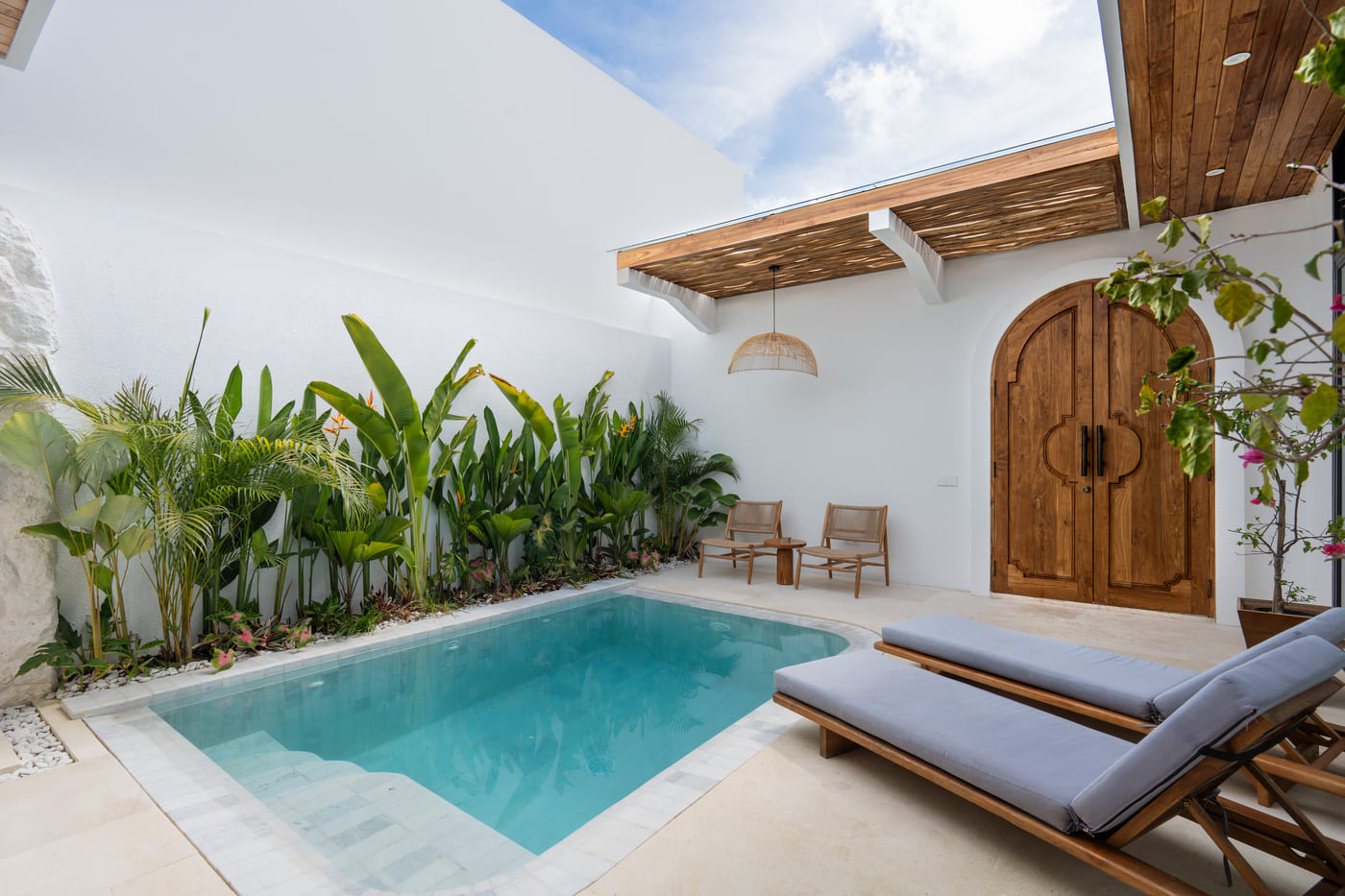 Bali leasehold Uluwatu villa with pool 