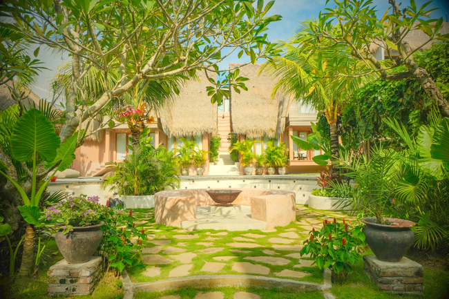 hotel for sale I Yolla Realty