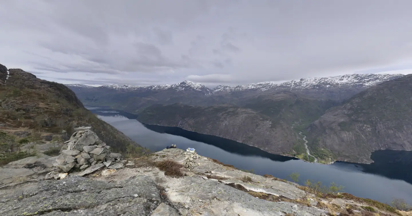 Vardahaugen Summit, 650 masl